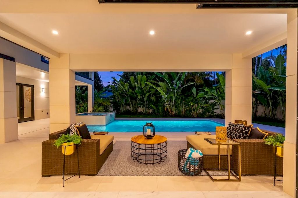 Beautifully Furnished, this Splendorous Home in Hawaii on Sale for $5,750,000