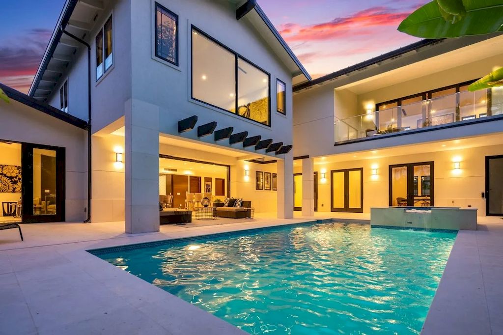 Beautifully Furnished, this Splendorous Home in Hawaii on Sale for $5,750,000