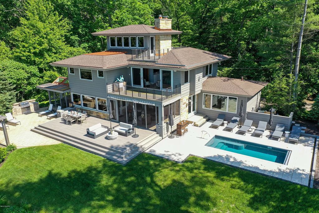 Astonishing Lake-view Asset in New Buffalo, Michigan Lists for $2,975,000