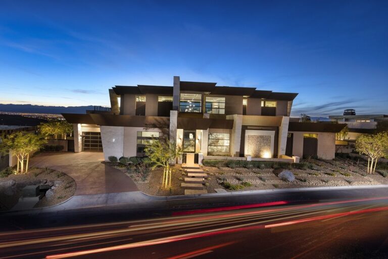 An awe-inspiring modern  home in Nevada by Architect Richard Luke sells for $10,500,000