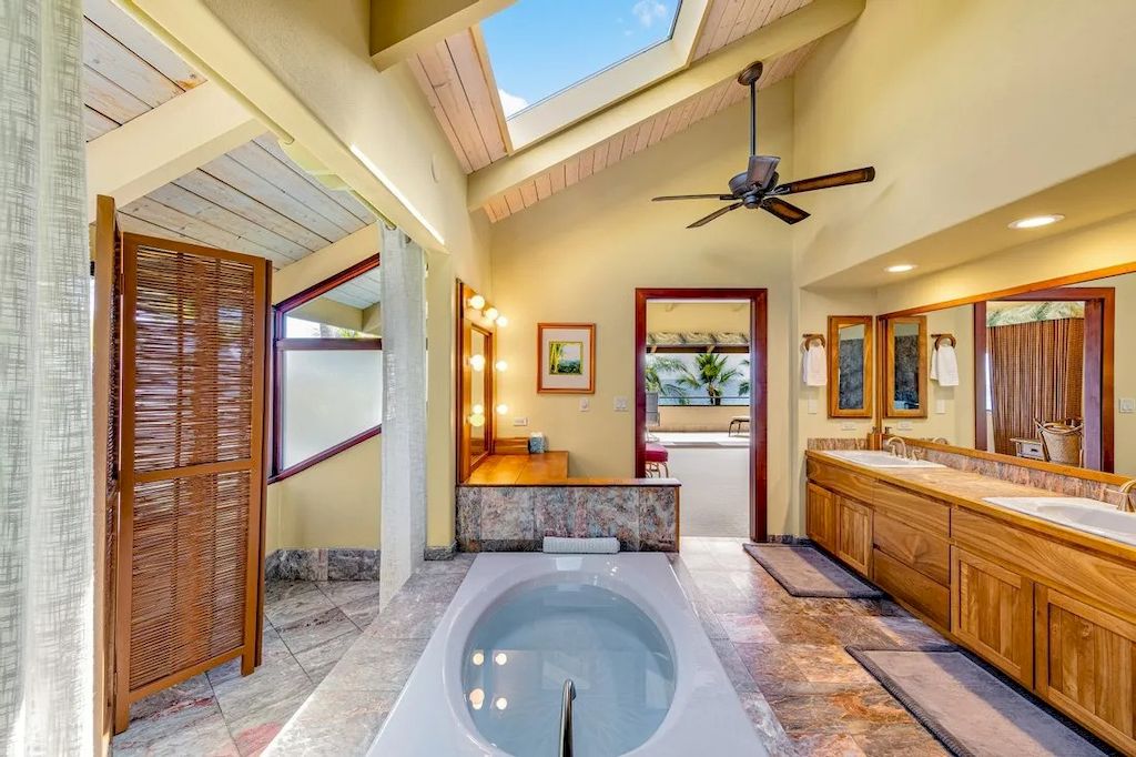 Jewel of Kailua Kona Town, Hawaii Hits Market for $4,950,000