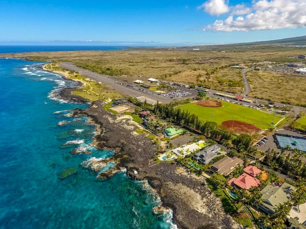 Jewel of Kailua Kona Town, Hawaii Hits Market for $4,950,000