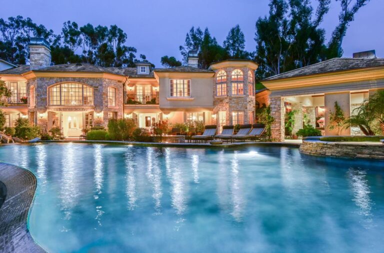 A $6,975,000 Rancho Santa Fe Home features Unparalleled Privacy and Amazing Outdoor Spaces