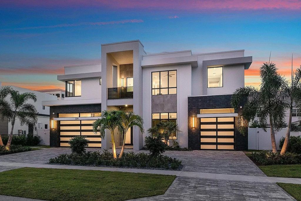 The Home in Boca Raton is a brand new property features an exciting design and fantastic finishes now available for sale. This home located at 225 NE 3rd St, Boca Raton, Florida