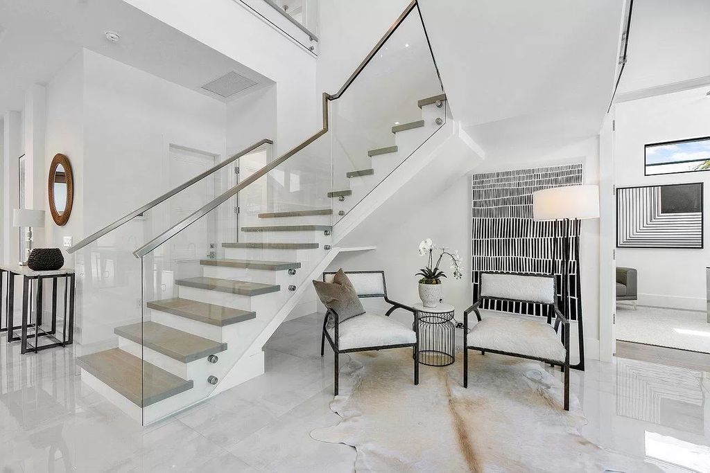 A-Brand-New-Home-in-Boca-Raton-features-an-Exciting-Design-comes-to-Market-at-3595000-3-3