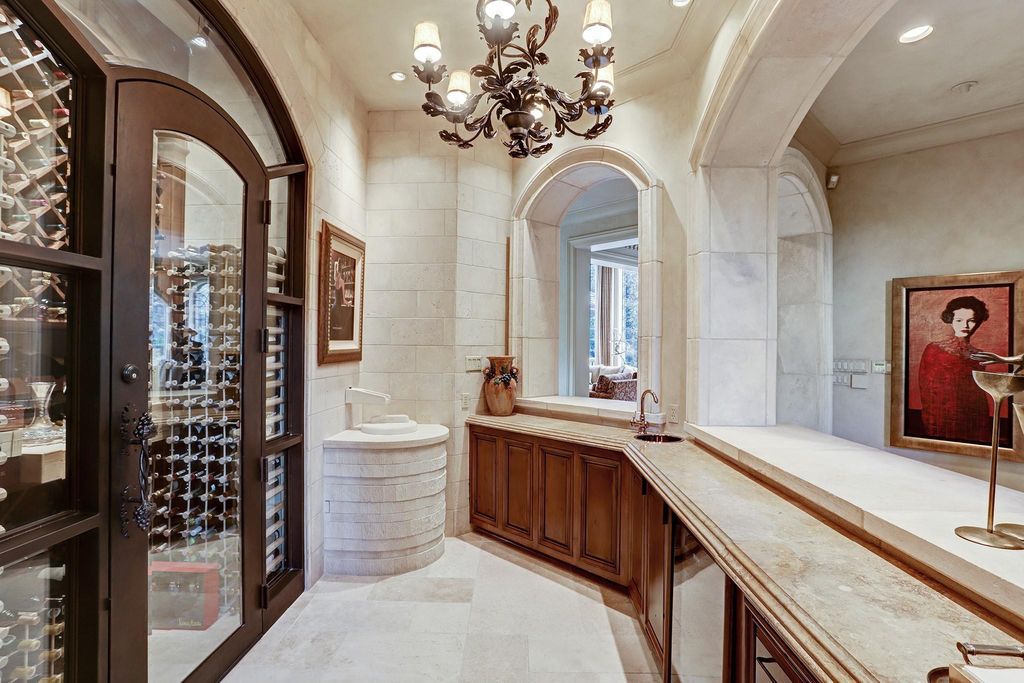 A-Majestic-English-Mansion-in-Houston-comes-to-Market-at-7900000-12