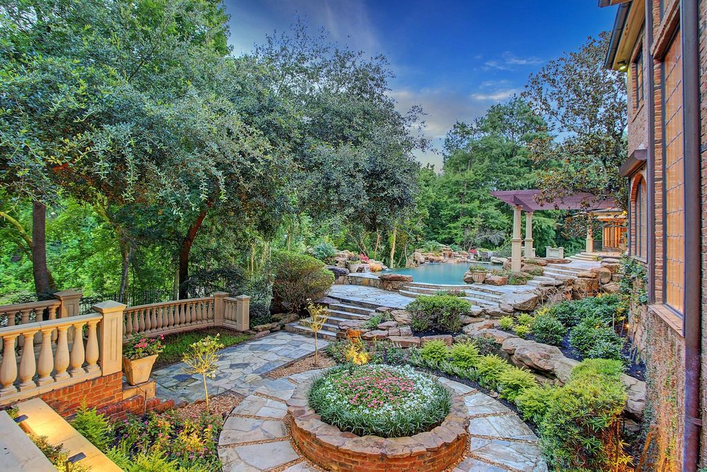 A-Majestic-English-Mansion-in-Houston-comes-to-Market-at-7900000-19