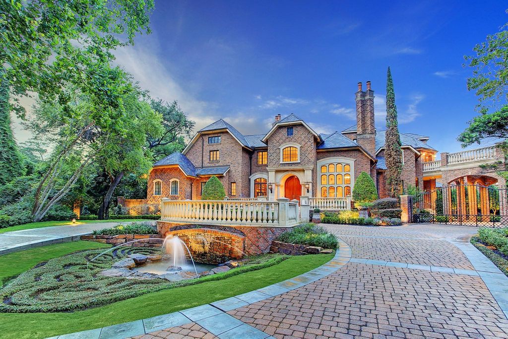 A-Majestic-English-Mansion-in-Houston-comes-to-Market-at-7900000-2