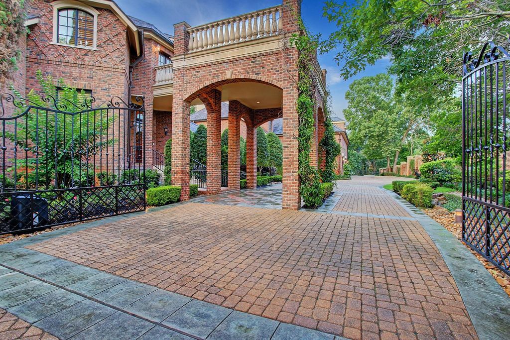 The English Manor Mansion in Houston is a one of the most significant Piney Point estate properties offers the ultimate livability now available for sale. This home located at 11002 Wickwood Dr, Houston, Texas