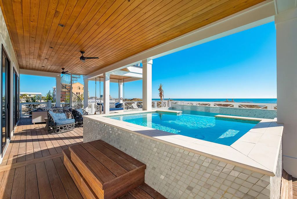 A-Newly-Constructed-Home-with-breathtaking-views-asks-17000000-in-Florida-21