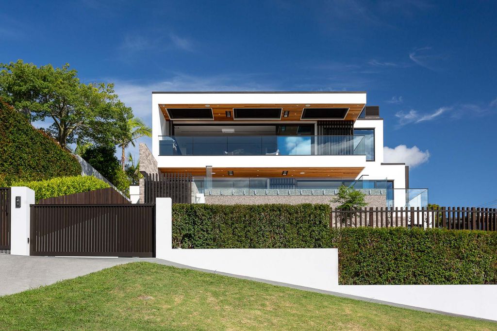 Beachside Modern Family Home, a Stunning Project by Jessop Architects