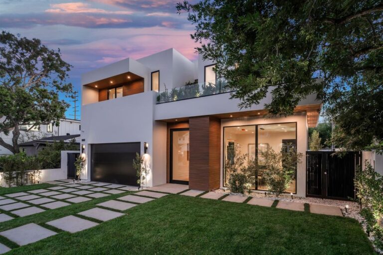 Brand New Architectural House in Los Angeles hits Market for 3,395,000