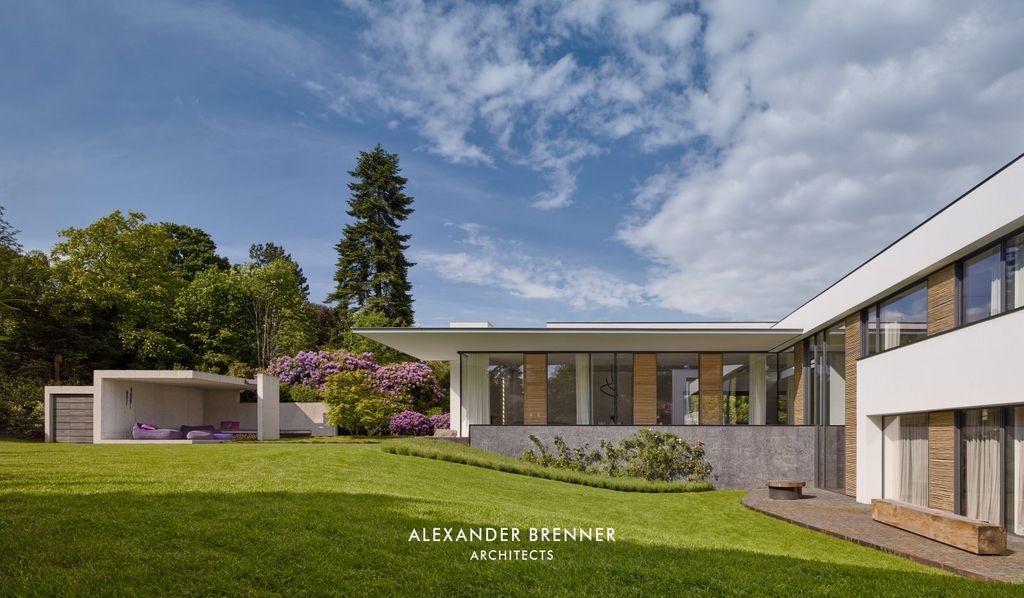 Bredeney House, Spacious Modern Home by Alexander Brenner Architects