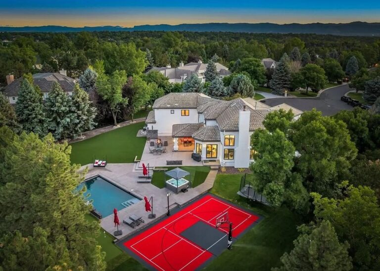 Contemporary Cherry Hills home with huge back yard in Colorado sells