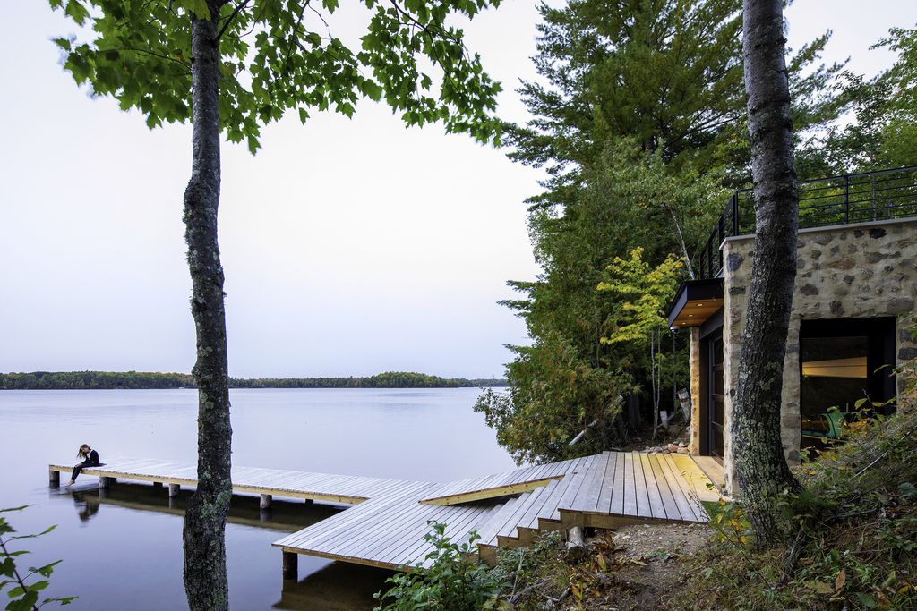 Camp Spirit Lake, a Guest lodge by Amy Carman Design, Vetter Architects