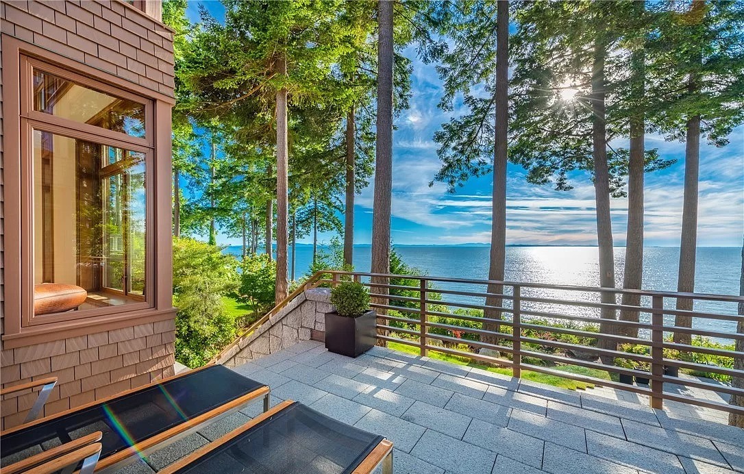 Glistening-Waterfront-Home-in-Washington-Focused-around-Zen-Serenity-Sells-for-3680000-13