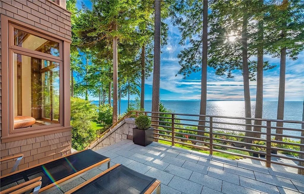 Glistening-Waterfront-Home-in-Washington-Focused-around-Zen-Serenity-Sells-for-3680000-13_result