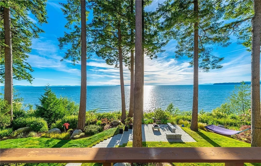 Glistening-Waterfront-Home-in-Washington-Focused-around-Zen-Serenity-Sells-for-3680000-16