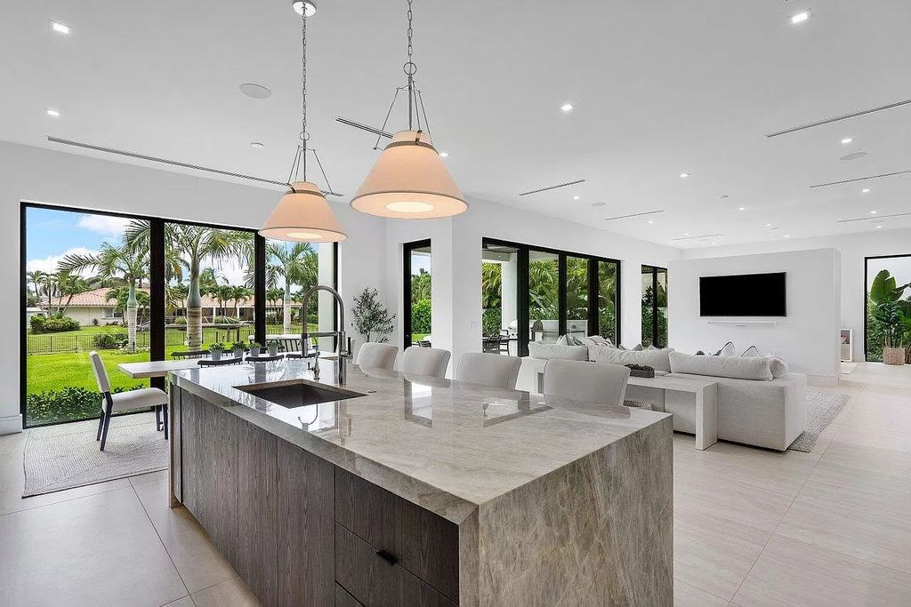 Impeccably-Designed-Home-with-walls-of-glass-in-Delray-Beach-for-Sale-at-3150000-4