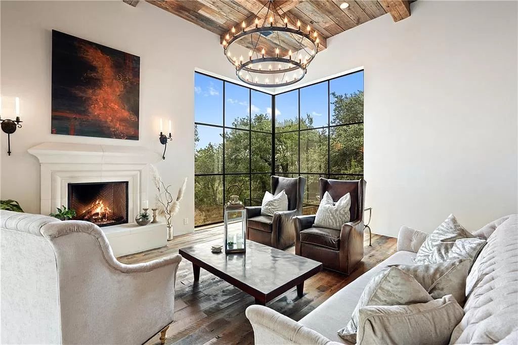 The Home in Austin is an incredible modern Santa Barbara resort style property with panoramic views of the hill country now available for sale. This home located at 4716 Pecan Chase, Austin, Texas