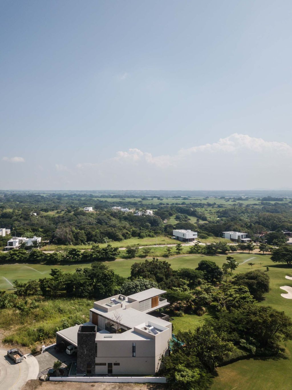 Kaleth House Opens in a Trapezoid-shaped Way by Di Frenna Arquitectos 