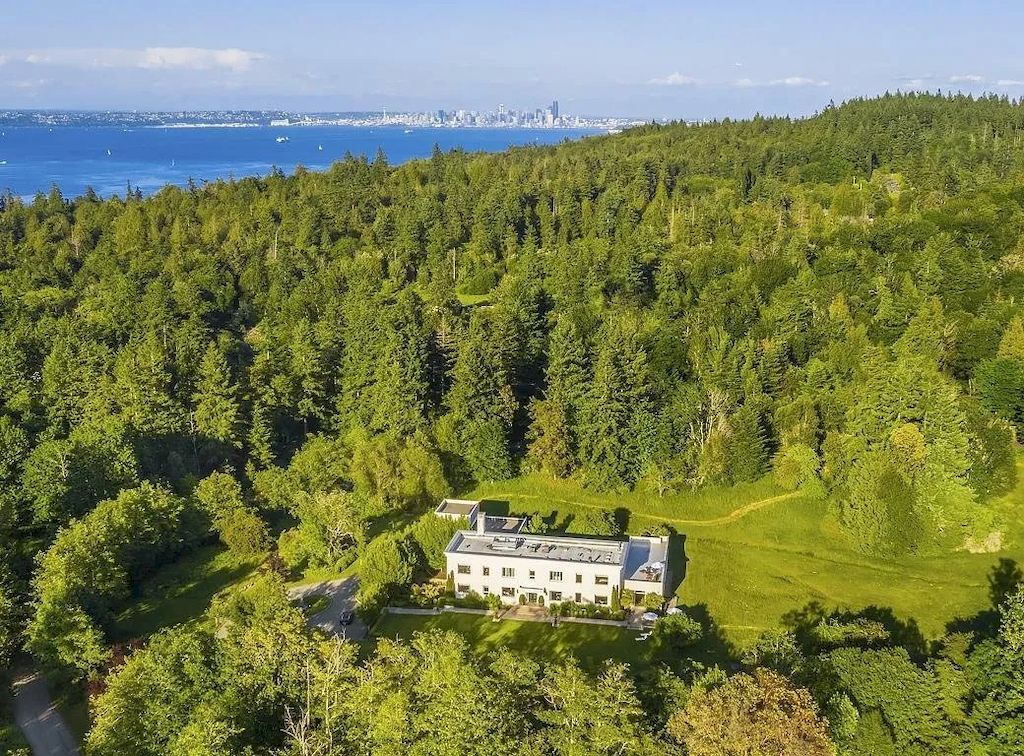 The Palladian-Style Estate in Washington is a green home now available for sale. This home is located at 10000 NE Kitsap St, Bainbridge Island, Washington