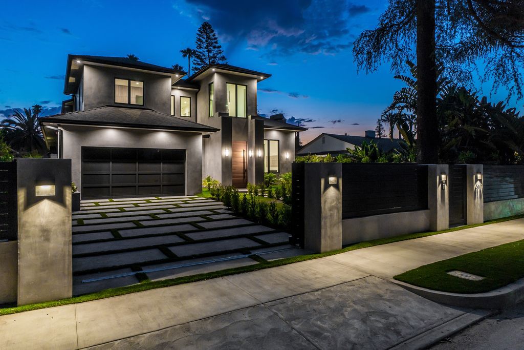 The Home in Encino is a remarkable brand new construction modern masterpiece provides all things luxury now available for sale. This home located at 5101 Haskell Ave, Encino, California