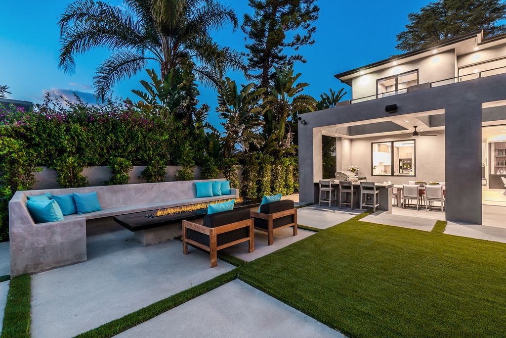 The Home in Encino is a remarkable brand new construction modern masterpiece provides all things luxury now available for sale. This home located at 5101 Haskell Ave, Encino, California