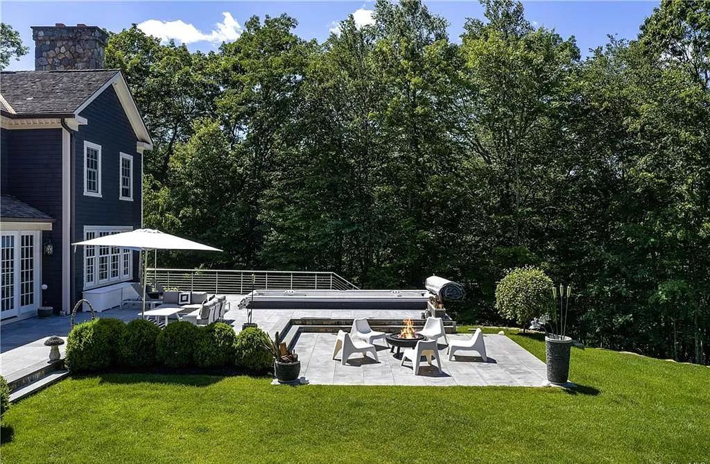 Remarkable-colonial-home-in-New-York-city-hits-Market-for-3695000-17