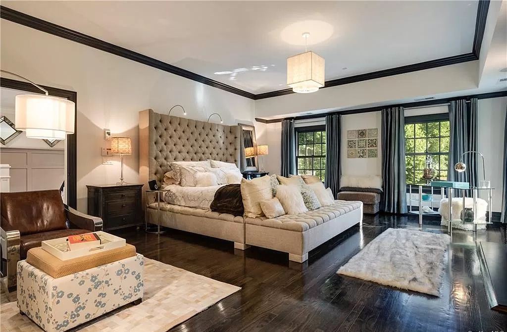 Remarkable colonial home in New York city hits Market for $3,695,000