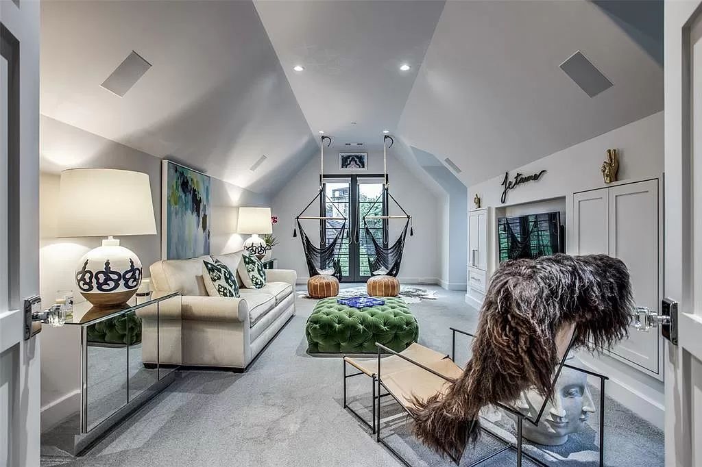 he Home in Dallas is a sophisticated property in a prime location in the fairway of University Park having strong indoor-outdoor connection now available for sale. This home located at 3928 Marquette St, Dallas, Texas