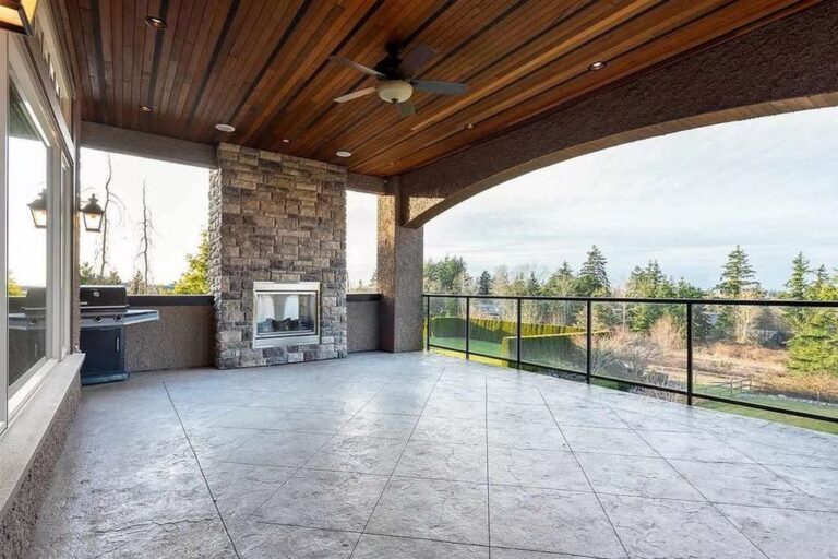 Spectacular Mansion in High Point Estates Highlights Panoramic Views