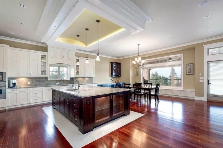 Spectacular Mansion in High Point Estates Highlights Panoramic Views