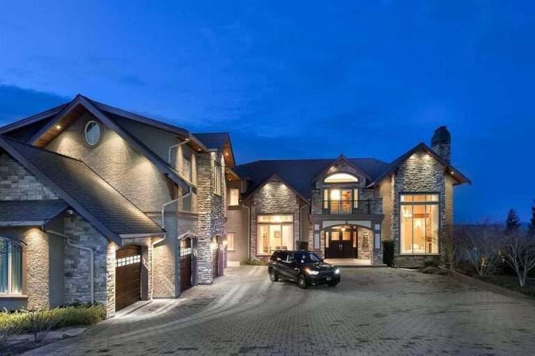 Spectacular Mansion in High Point Estates Highlights Panoramic Views