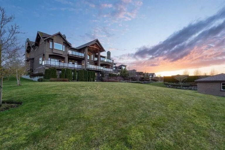 Spectacular Mansion in High Point Estates Highlights Panoramic Views