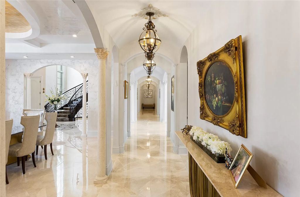 Spectacular mansion in the Hewlett Harbor of New York hits Market for $6,250,000
