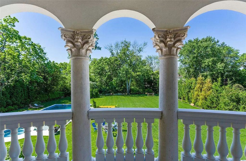 Spectacular mansion in the Hewlett Harbor of New York hits Market for $6,250,000