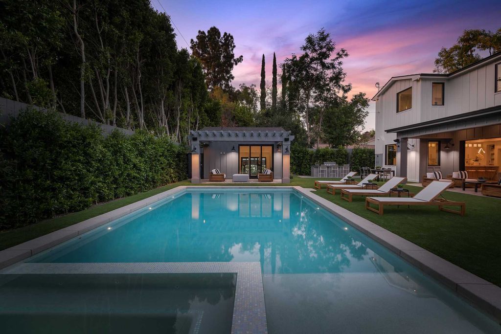 The Modern Farmhouse is a stunning newly constructed gated modern property centrally located in desirable Studio City now available for sale. This home located at 4533 Gentry Ave, Valley Village, California