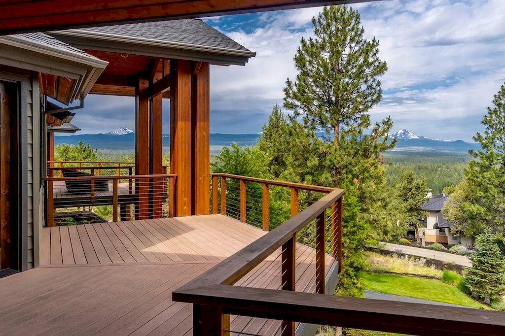 The Sun-Drenched Hillside House in Oregon is an amazing home now available for sale. This home is located at 3120 NW Metke Pl, Bend, Oregon