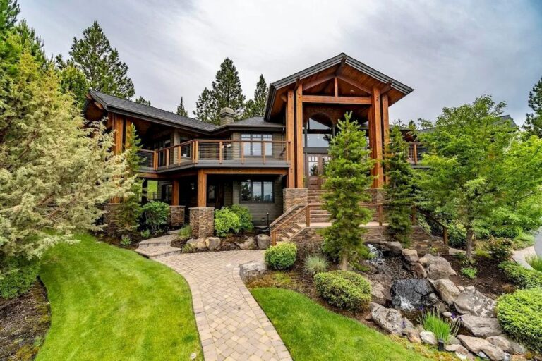 SunDrenched Hillside House in Oregon Offering Inestimably Remarkable