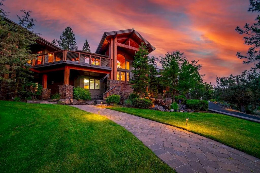 The Sun-Drenched Hillside House in Oregon is an amazing home now available for sale. This home is located at 3120 NW Metke Pl, Bend, Oregon