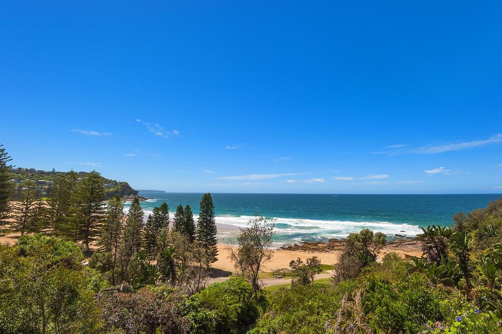 The-Hutt-House-Stunning-Beach-house-of-Rare-Elegance-by-Alex-Popov-3