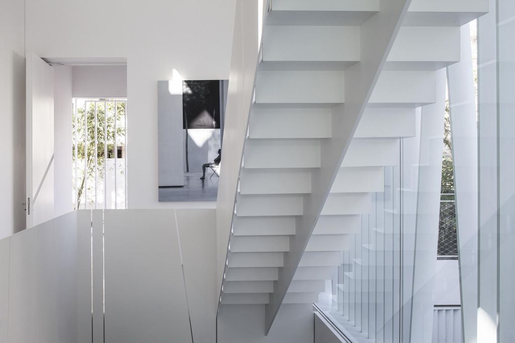 The White Gallery House, Impressive Project by Pitsou Kedem Architects