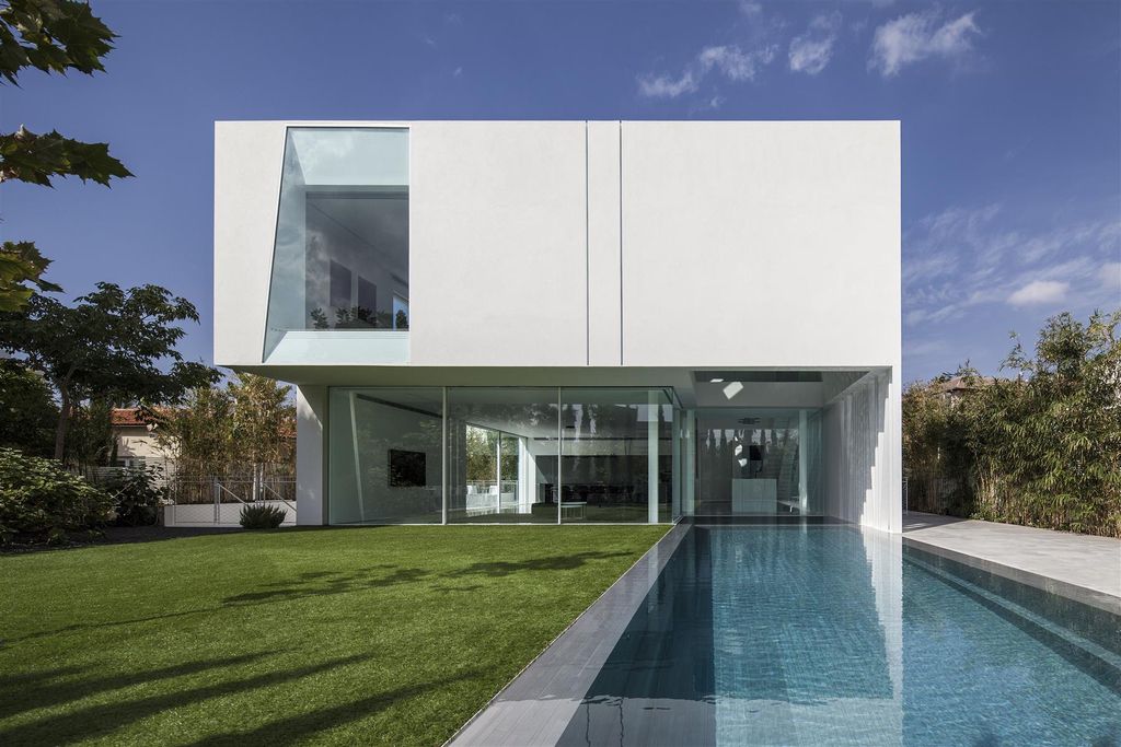 The White Gallery House, Impressive Project by Pitsou Kedem Architects