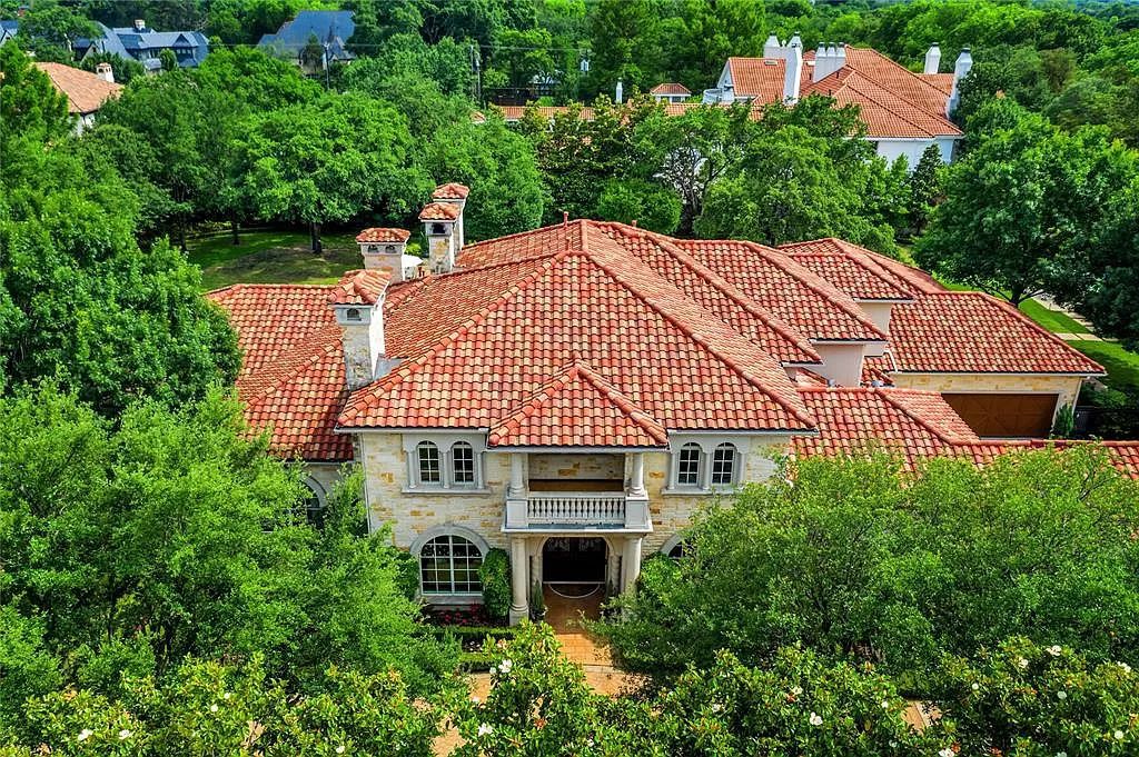 This-10000000-Luxury-Home-in-Dallas-is-A-Truly-Timeless-Work-of-Art-13