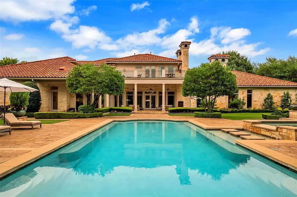 This-10000000-Luxury-Home-in-Dallas-is-A-Truly-Timeless-Work-of-Art-14