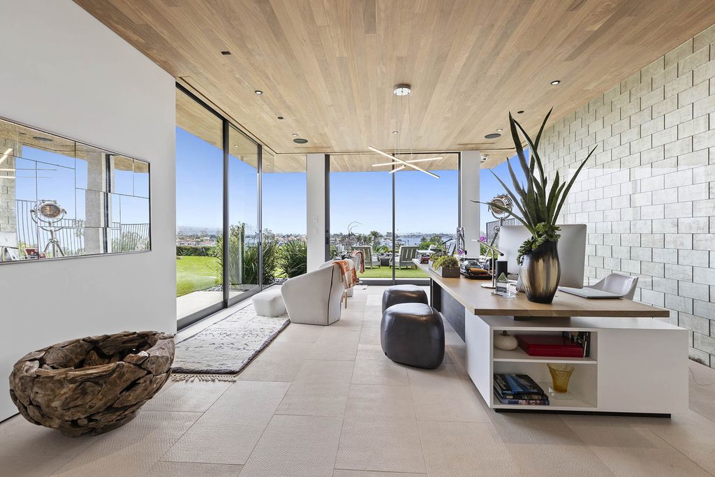 This-14995000-Modern-Home-in-Newport-Beach-boasts-Unobstructed-Panoramic-Ocean-Views-11