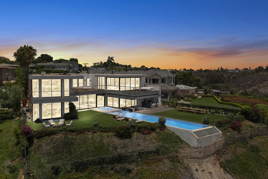 This-14995000-Modern-Home-in-Newport-Beach-boasts-Unobstructed-Panoramic-Ocean-Views-5