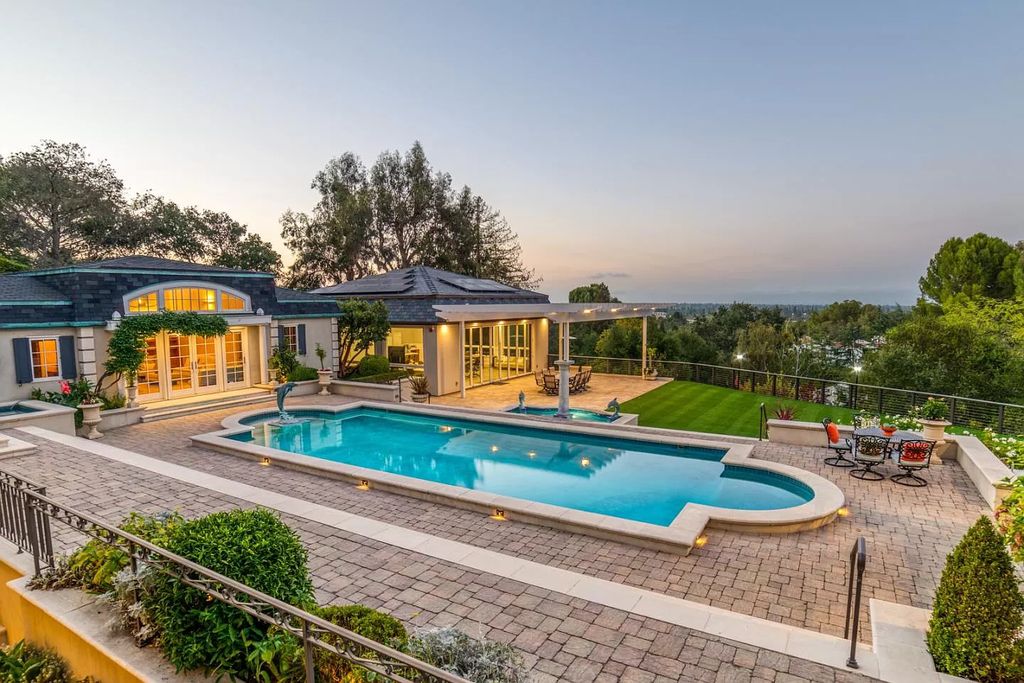 The Palo Alto Home is a gated masterpiece is created for the ultimate Silicon Valley lifestyle showcasing breathtaking natural beauty now available for sale. This home located at 890 Robb Rd, Palo Alto, California