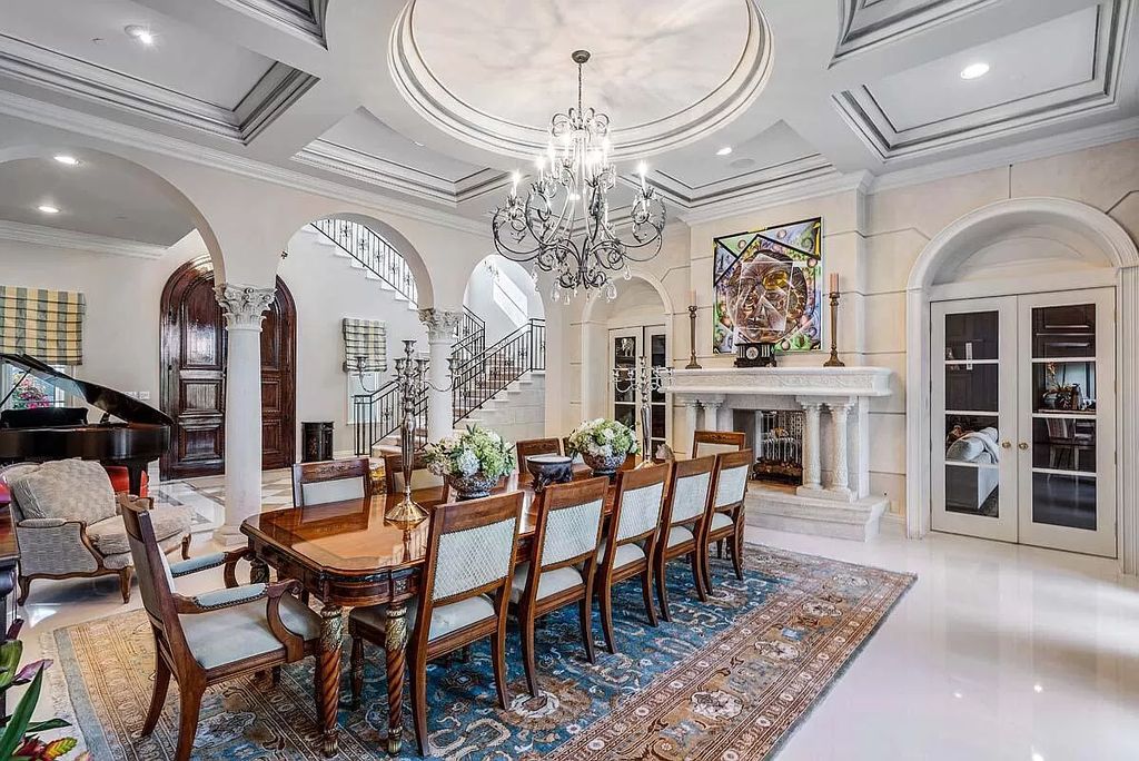 This-20495000-Boca-Raton-Mansion-offers-An-Unprecedented-Perspective-on-Luxury-Living-26